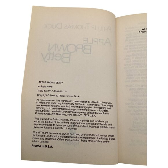 Apple Brown Betty By Phillip Thomas Duck Hardcover‎ Novel 2007 - Picture 3 of 13